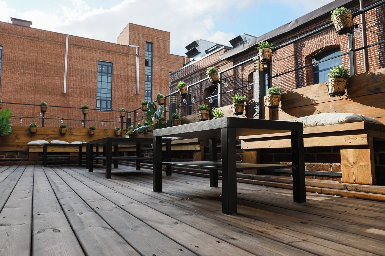 Арендовать Просторная терраса для мероприятий