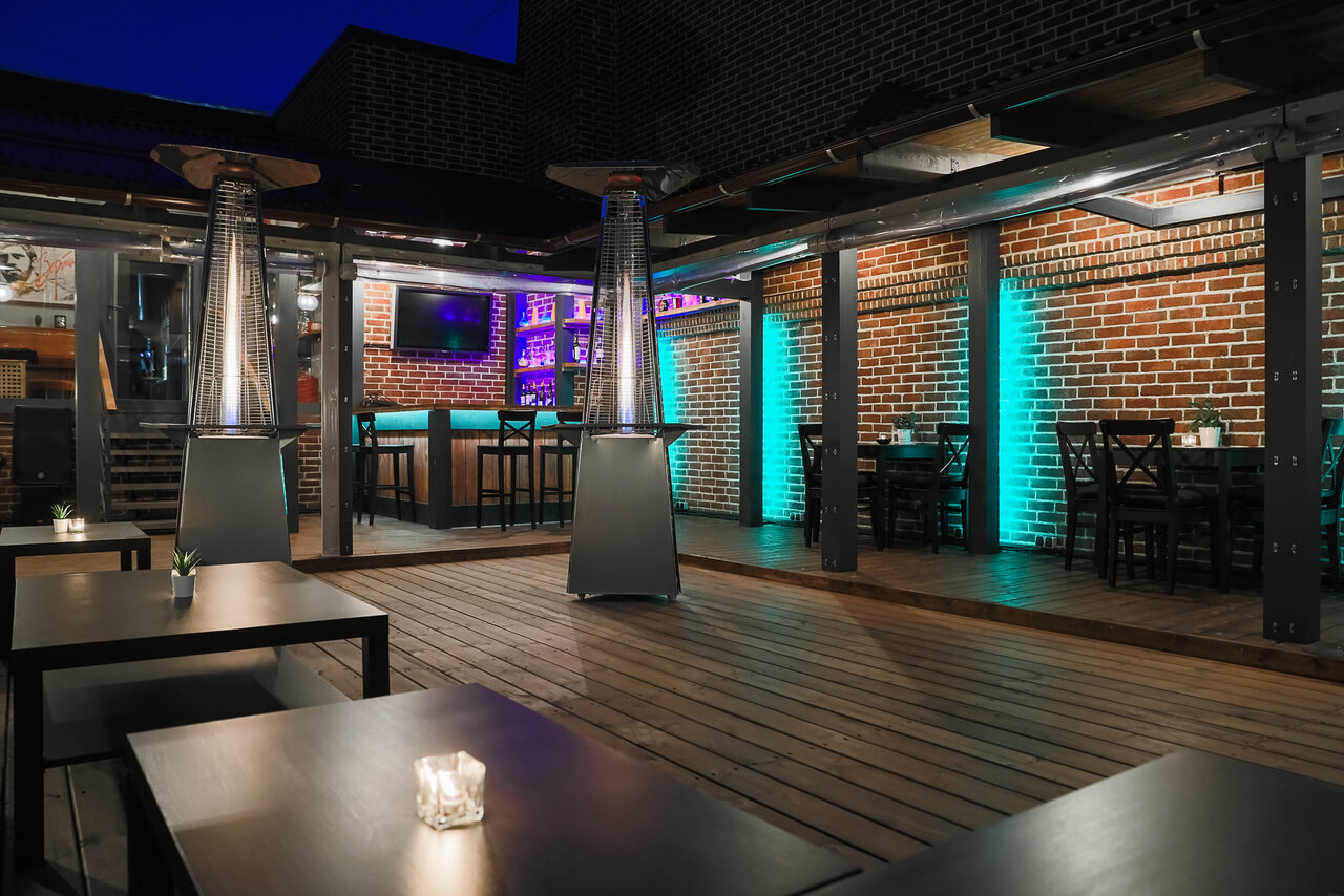 Арендовать Просторная терраса для мероприятий