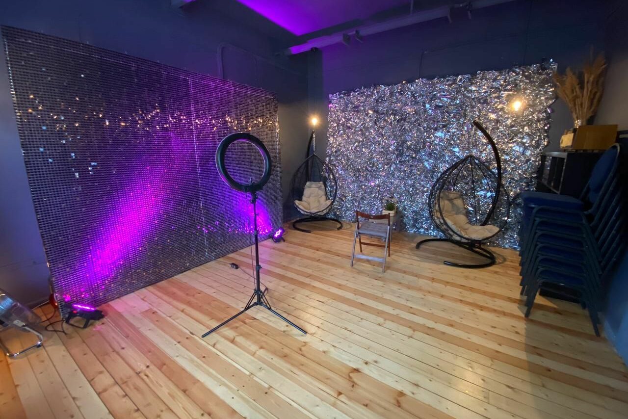 Арендовать Яркий лофт с фотозоной