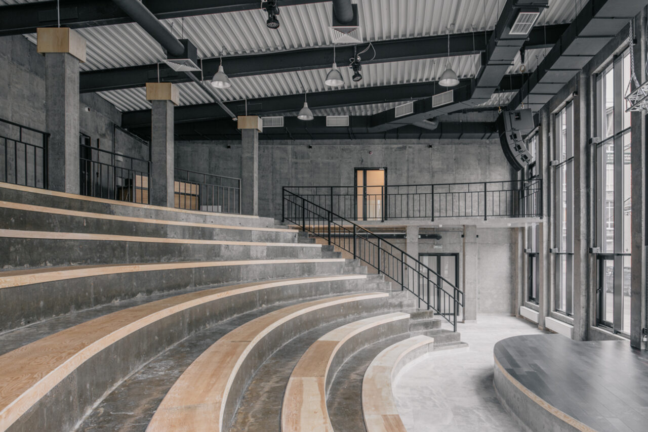 Арендовать Амфитеатр Ленполиграфмаш