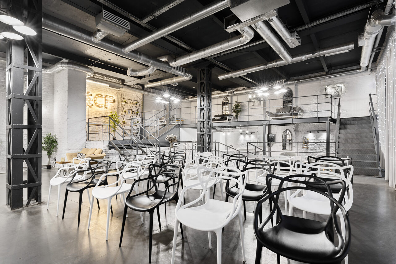 Арендовать Casa Picassa. Огюст Роден Дизайнерский двухуровневый зал