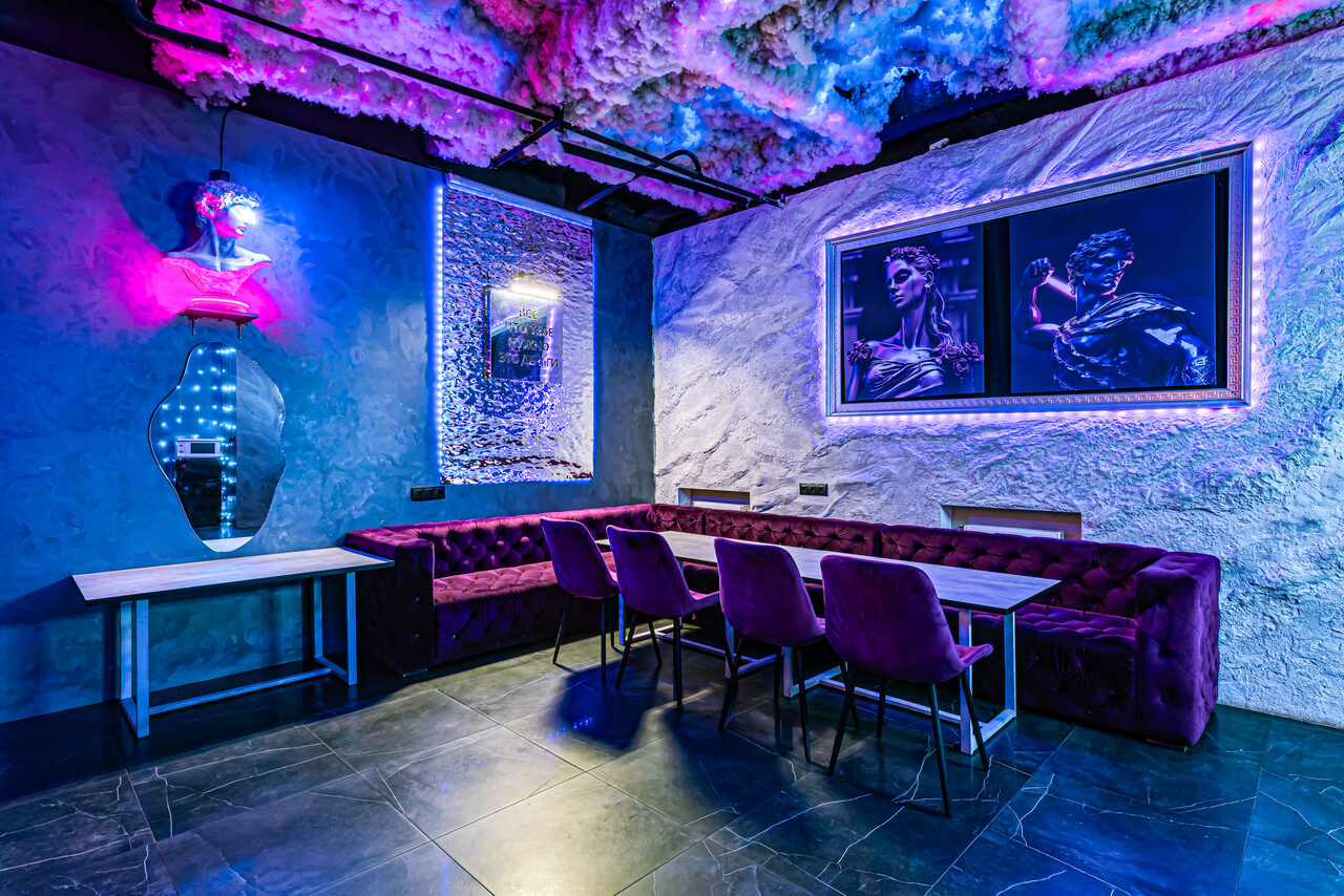 Арендовать Дизайнерский неоновый лофт