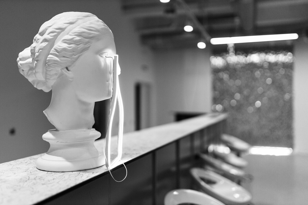 Арендовать Белый дизайнерский зал