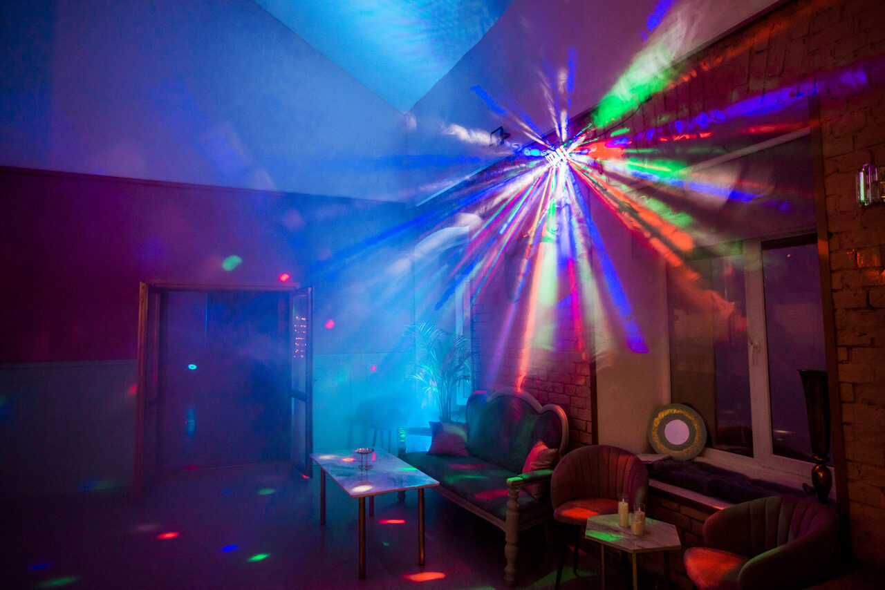 Арендовать Просторный лофт с верандой и внутренним двориком