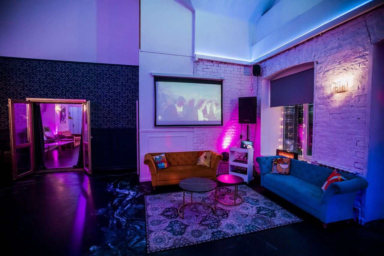 Арендовать Просторный лофт с верандой и внутренним двориком