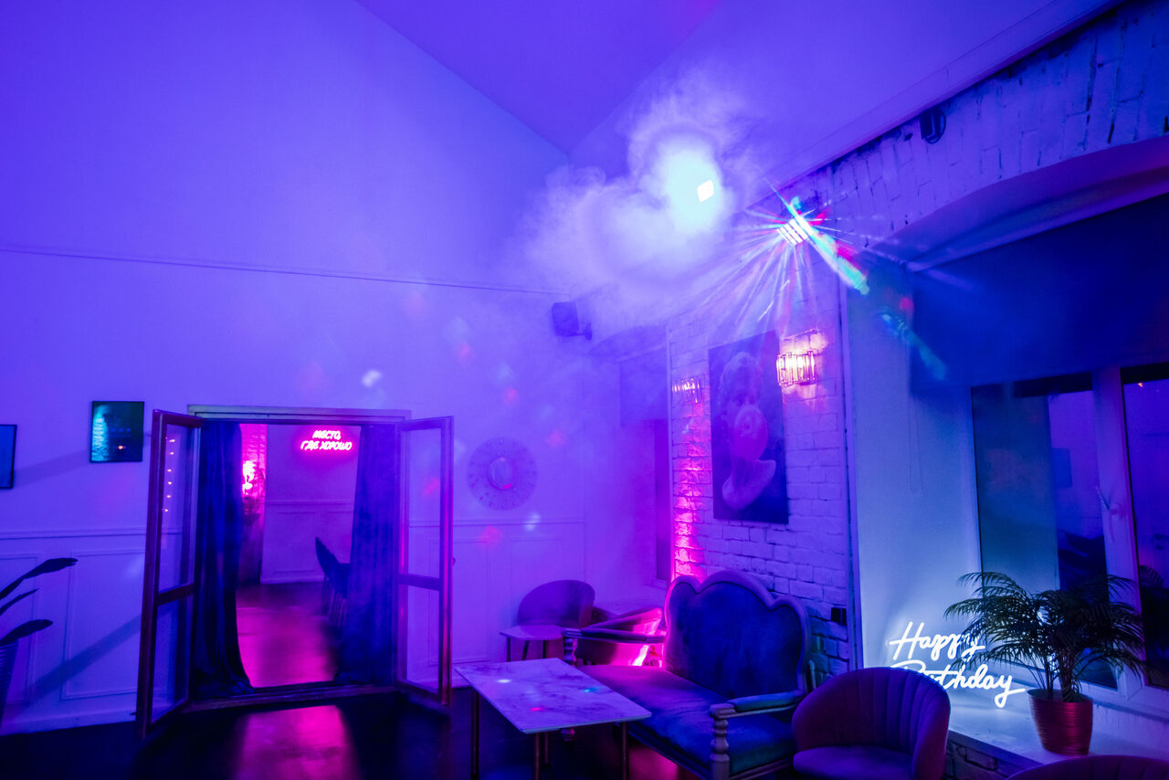 Арендовать Просторный лофт с верандой и внутренним двориком