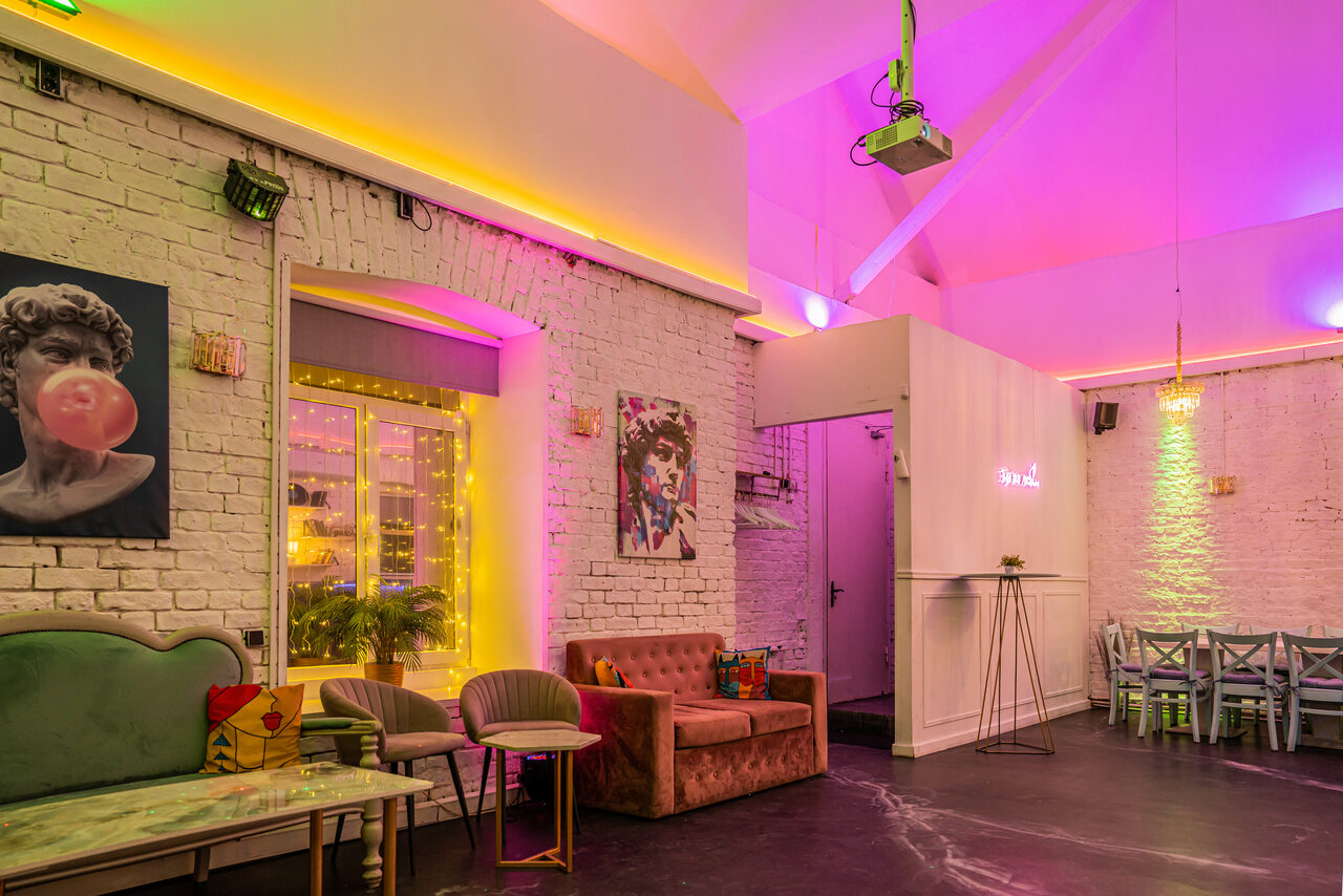 Арендовать Просторный лофт с верандой и внутренним двориком