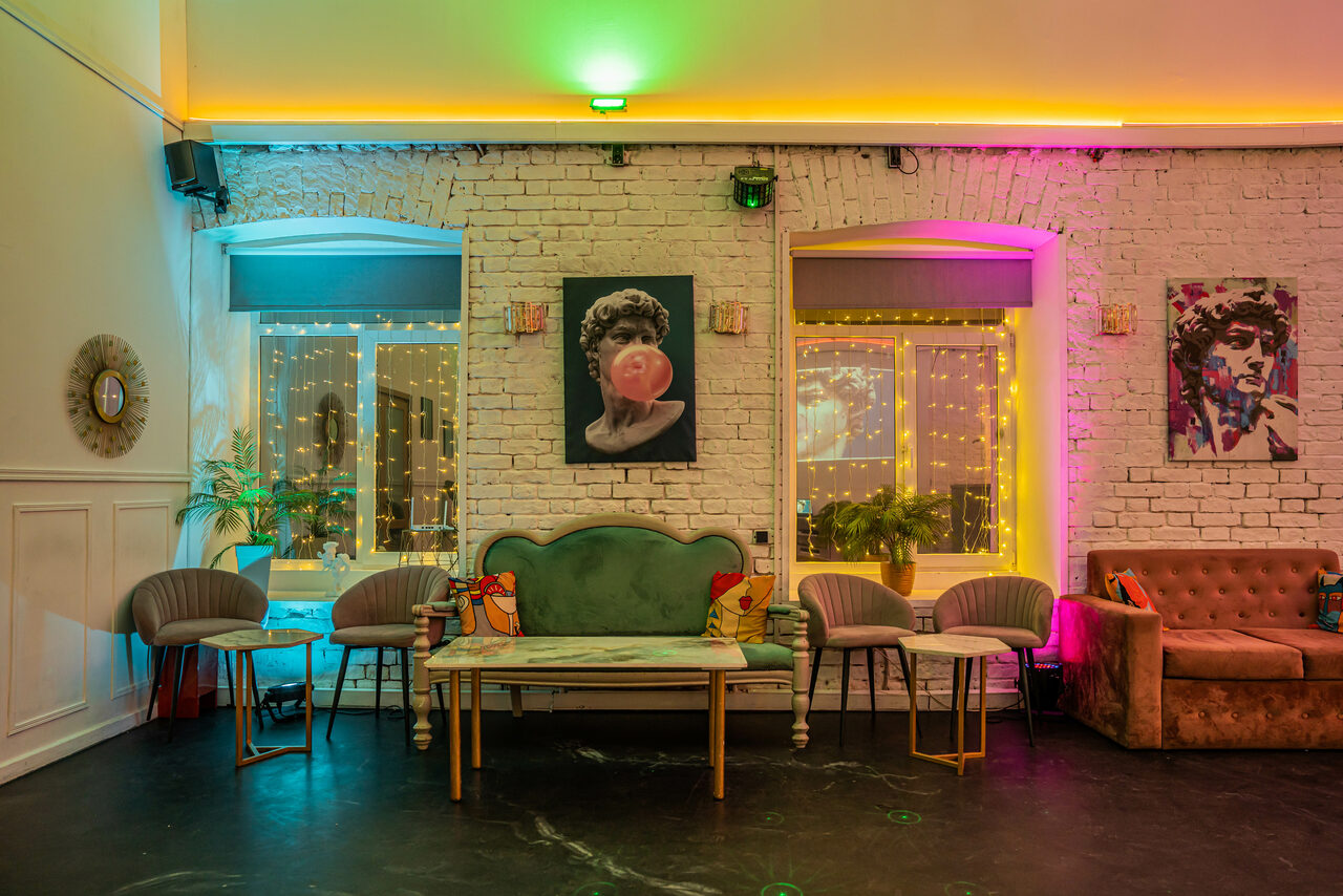 Арендовать Просторный лофт с верандой и внутренним двориком