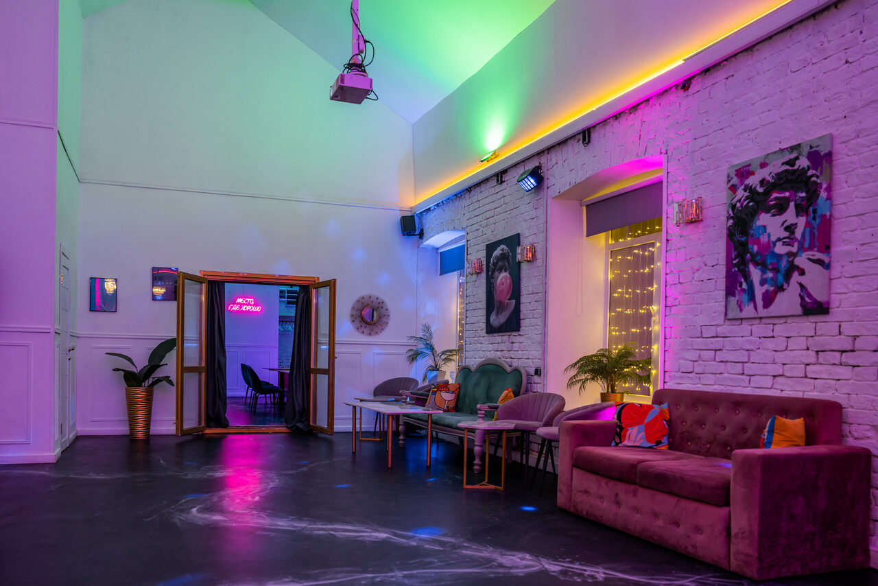 Арендовать Просторный лофт с верандой и внутренним двориком