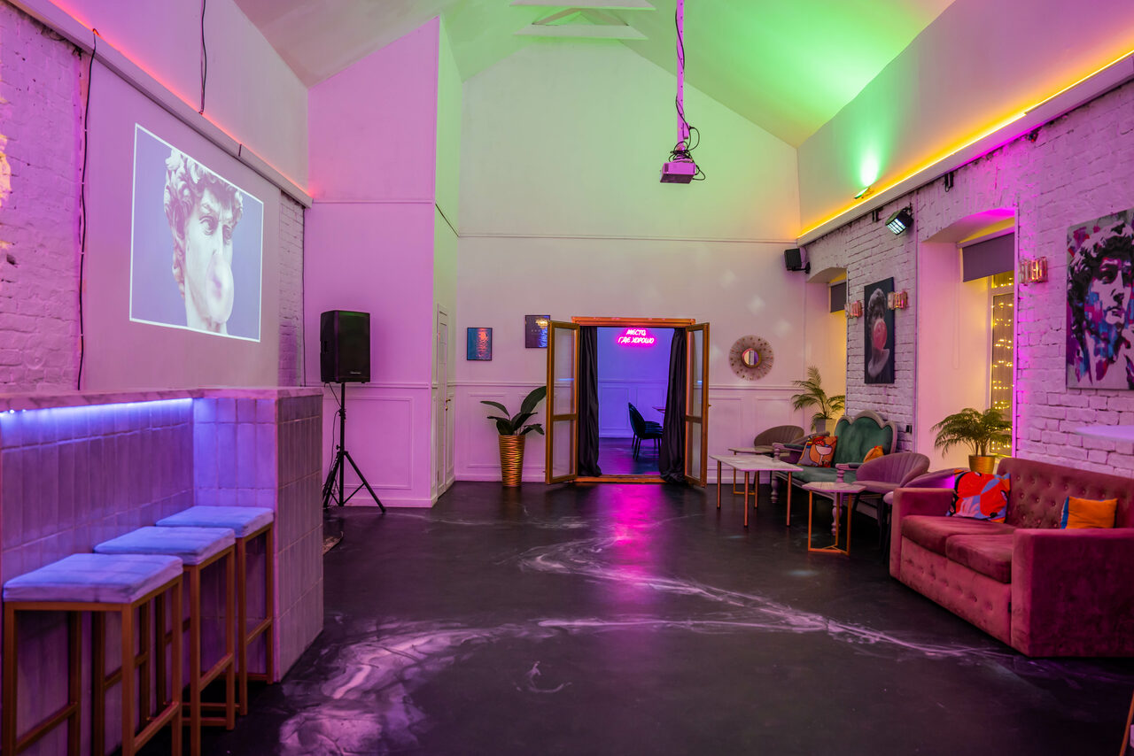 Арендовать Просторный лофт с верандой и внутренним двориком