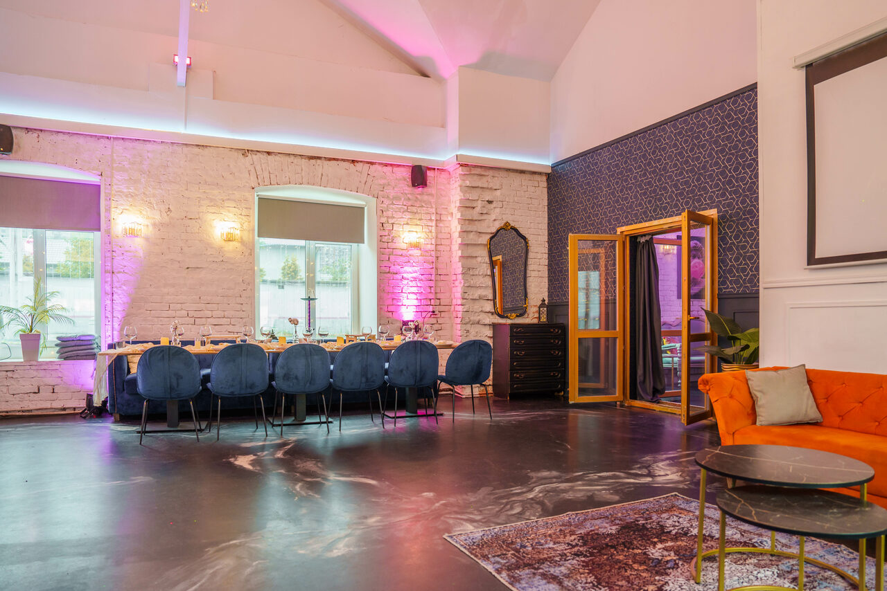 Арендовать Просторный лофт с верандой и внутренним двориком