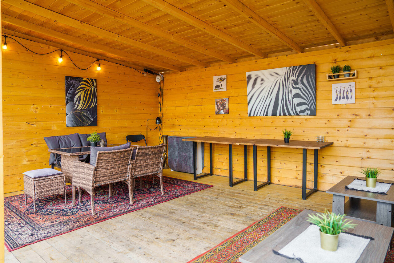 Арендовать Просторный лофт с верандой и внутренним двориком