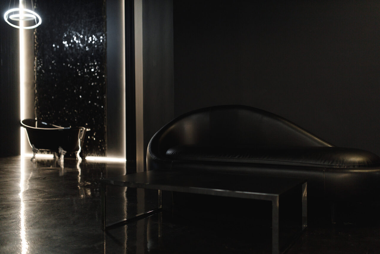 Арендовать Wow Place Loft. Mr Black. Чёрный зал