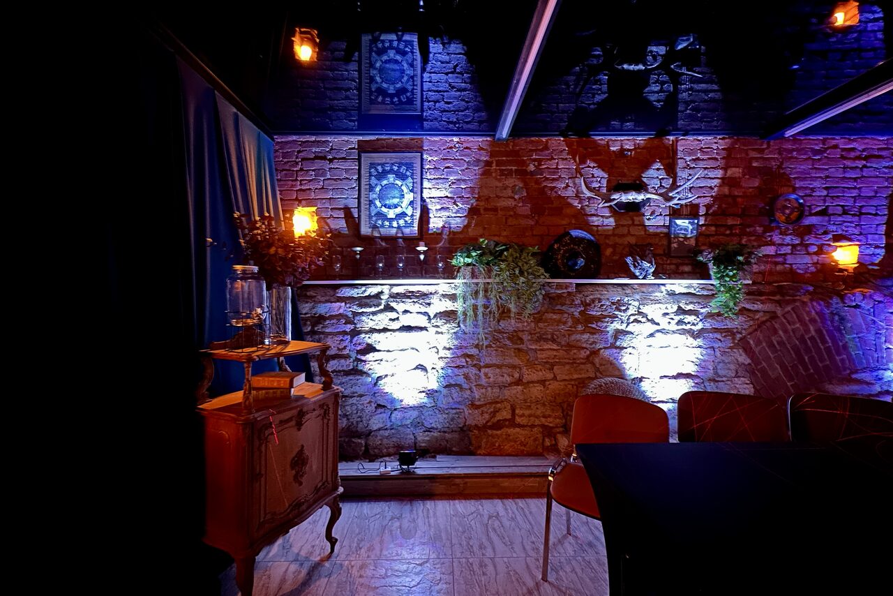 Арендовать Авторский лофт со светомузыкой