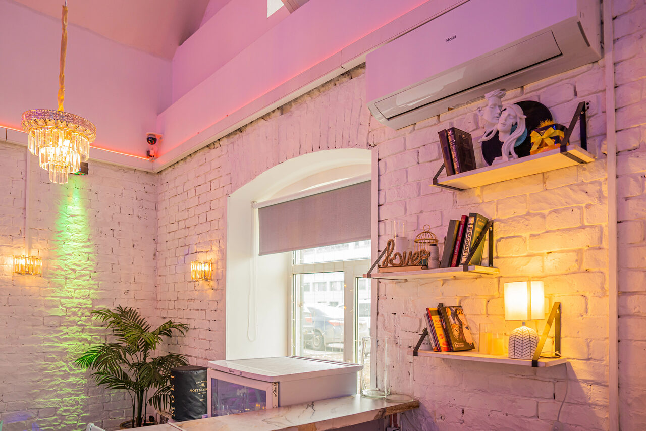 Арендовать Атмосферное пространство с верандой для любых мероприятий