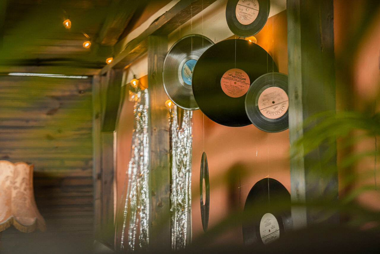 Арендовать Атмосферное пространство с верандой для любых мероприятий