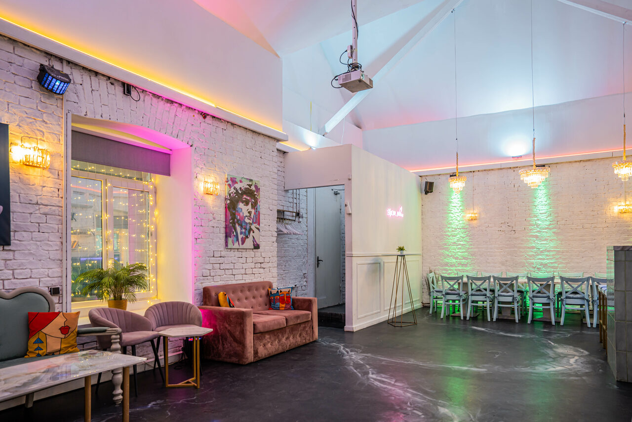 Арендовать Атмосферное пространство с верандой для любых мероприятий