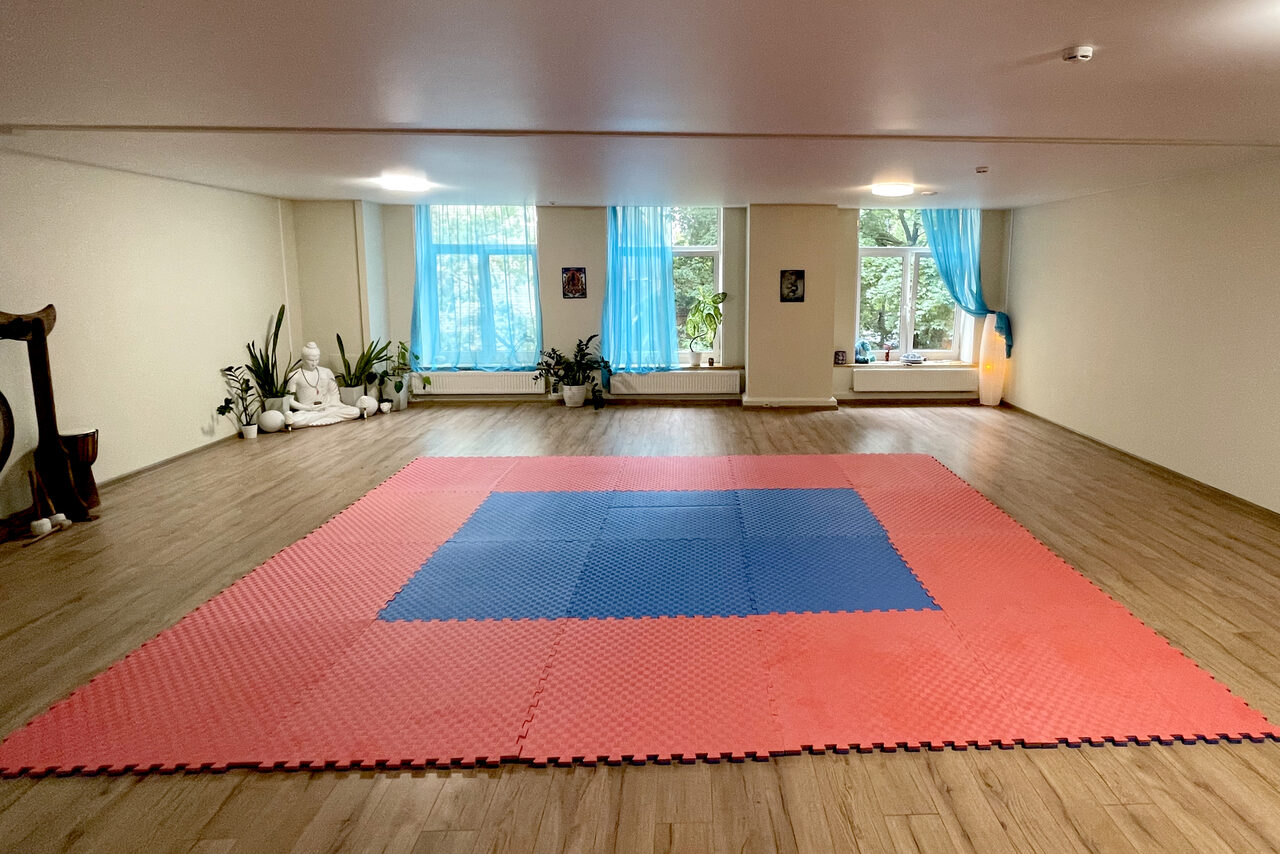 Арендовать Светлый зал 90 кв. метров