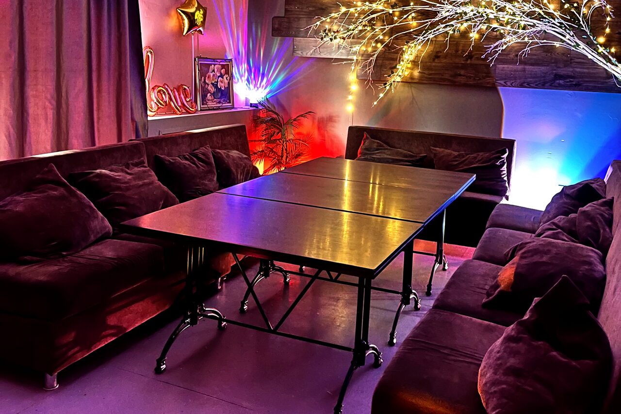 Арендовать Уютный лофт-зал с красивым видом