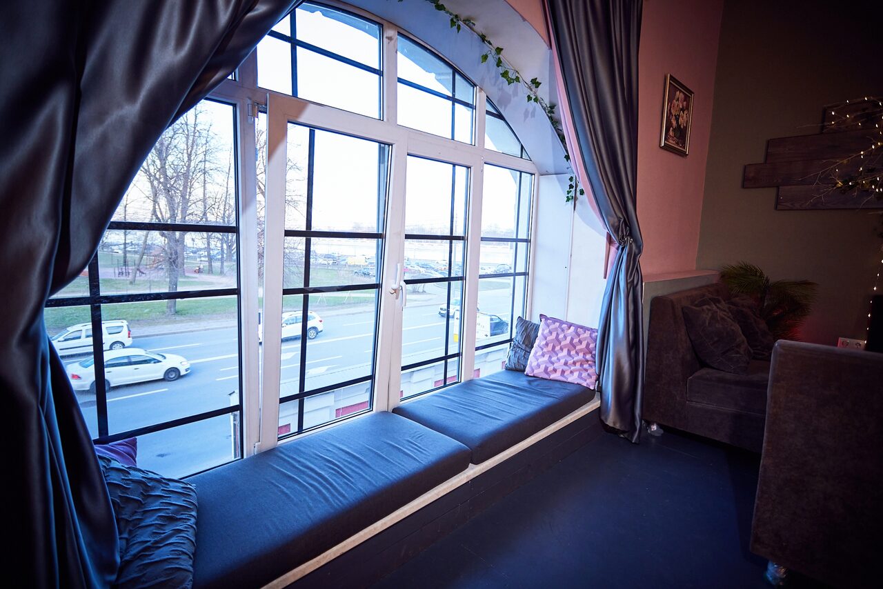 Арендовать Уютный лофт-зал с красивым видом