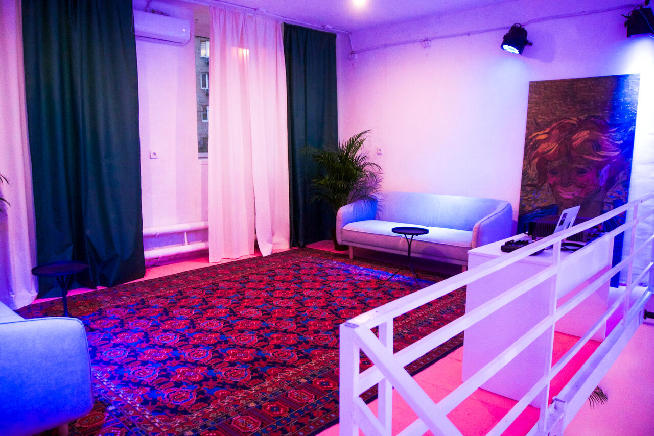 Арендовать Hall 14. Атмосферный лофт с верандой