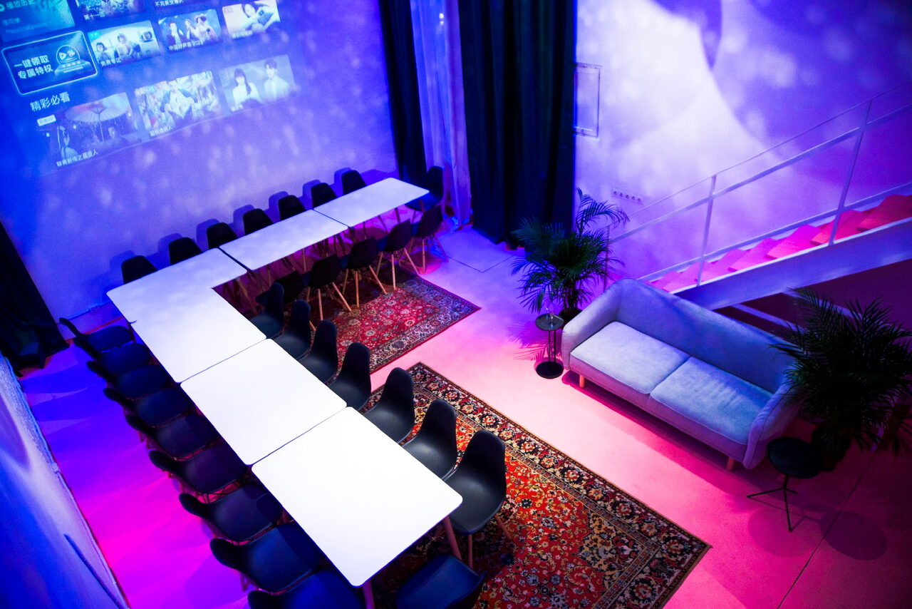 Арендовать Hall 14. Атмосферный лофт с верандой