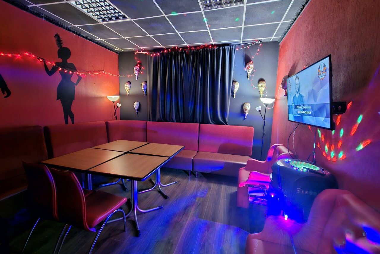 Арендовать Типичный Питер. Лофт-зал в стиле Мафия