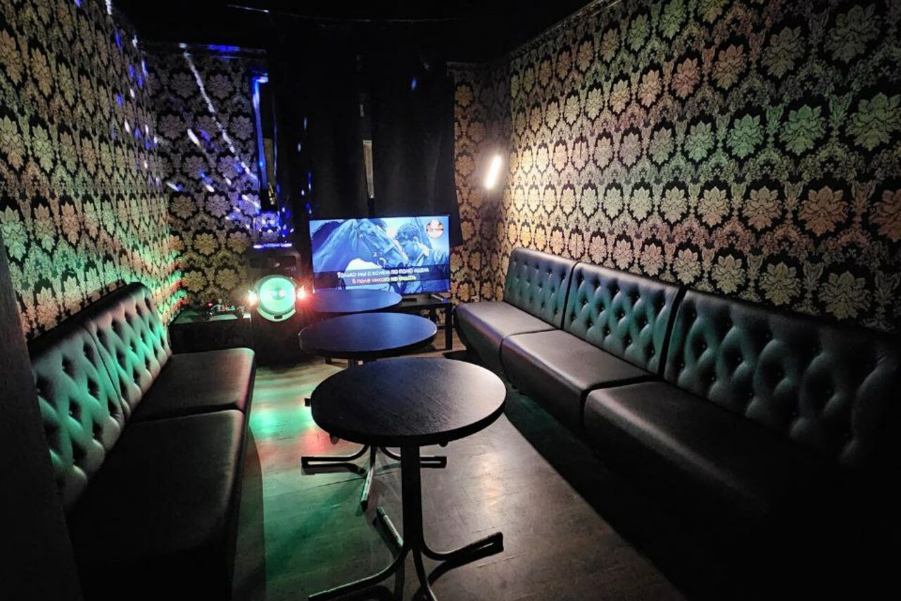 Арендовать Типичный Питер. ВИП лофт -зал