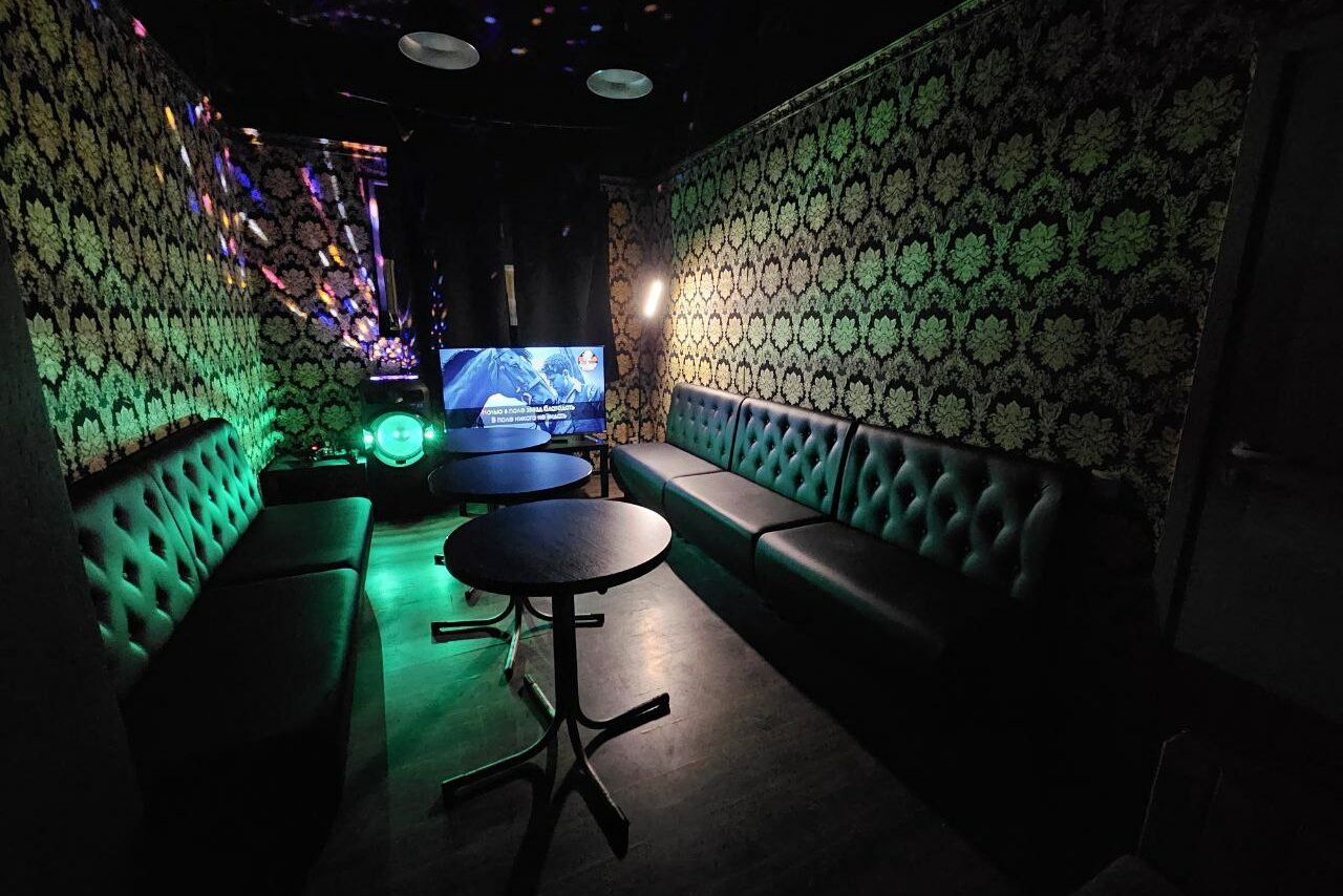 Арендовать Типичный Питер. ВИП лофт -зал