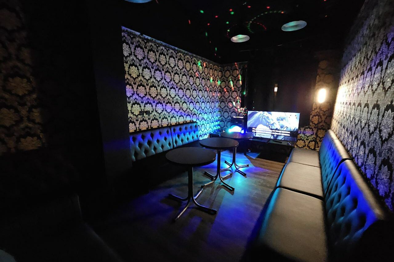 Арендовать Типичный Питер. ВИП лофт -зал