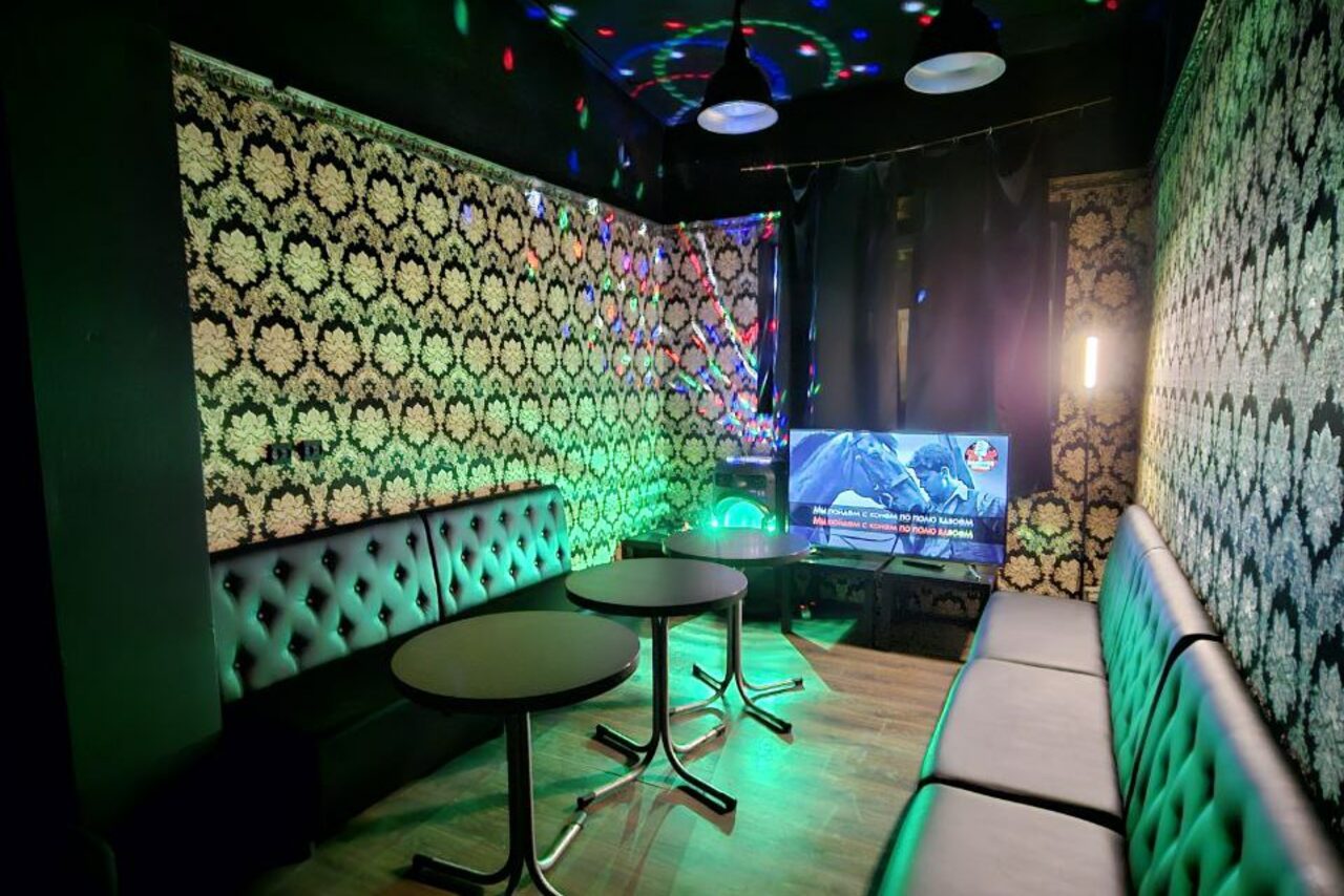 Арендовать Типичный Питер. ВИП лофт -зал