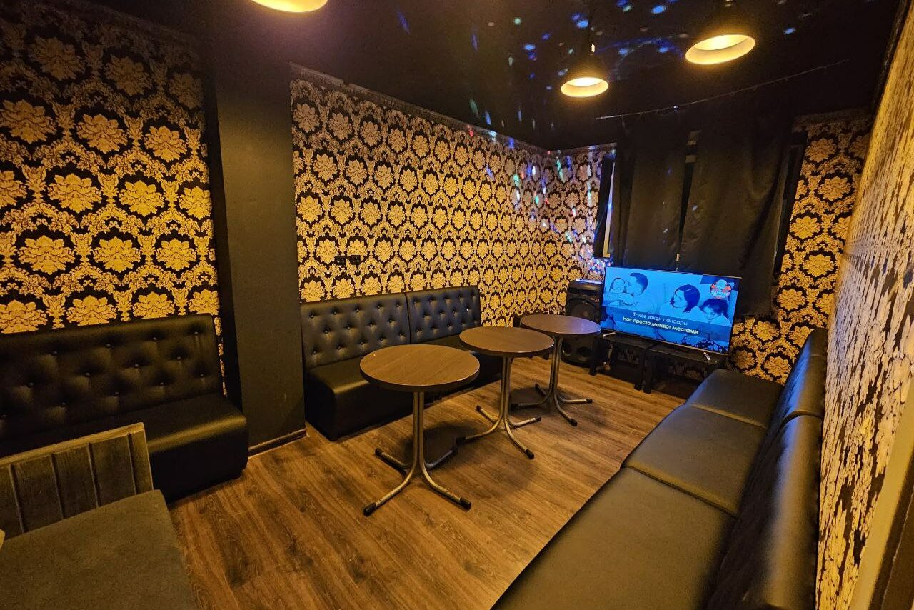 Арендовать Типичный Питер. ВИП лофт -зал