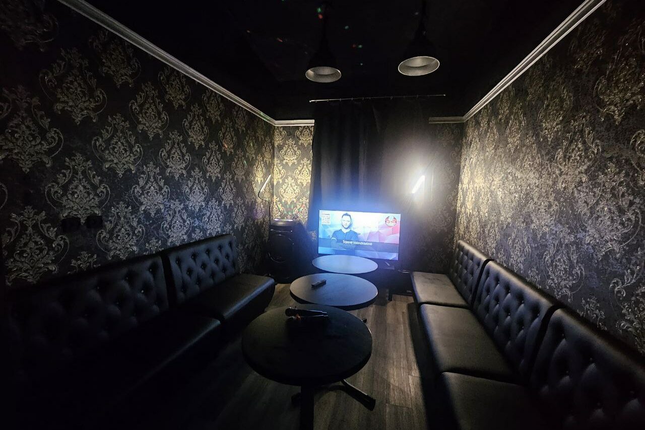 Арендовать Типичный Питер. ВИП лофт -зал