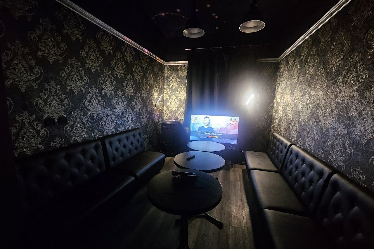 Арендовать Типичный Питер. ВИП лофт -зал