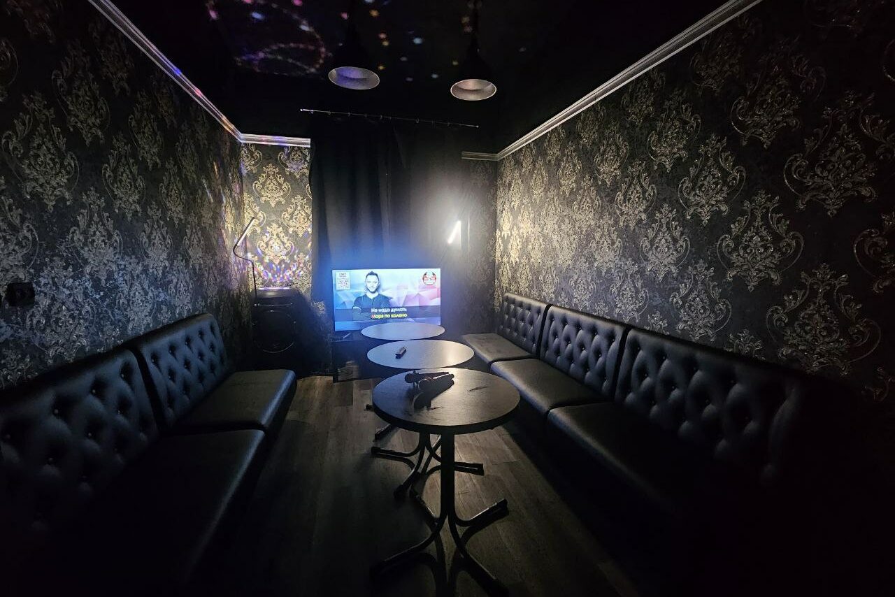 Арендовать Типичный Питер. ВИП лофт -зал
