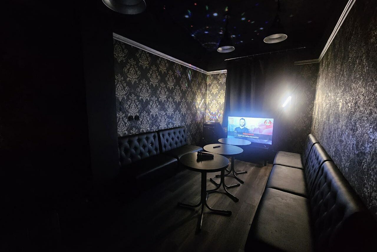 Арендовать Типичный Питер. ВИП лофт -зал