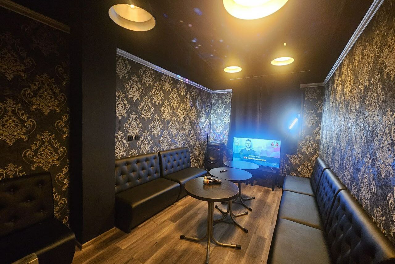 Арендовать Типичный Питер. ВИП лофт -зал