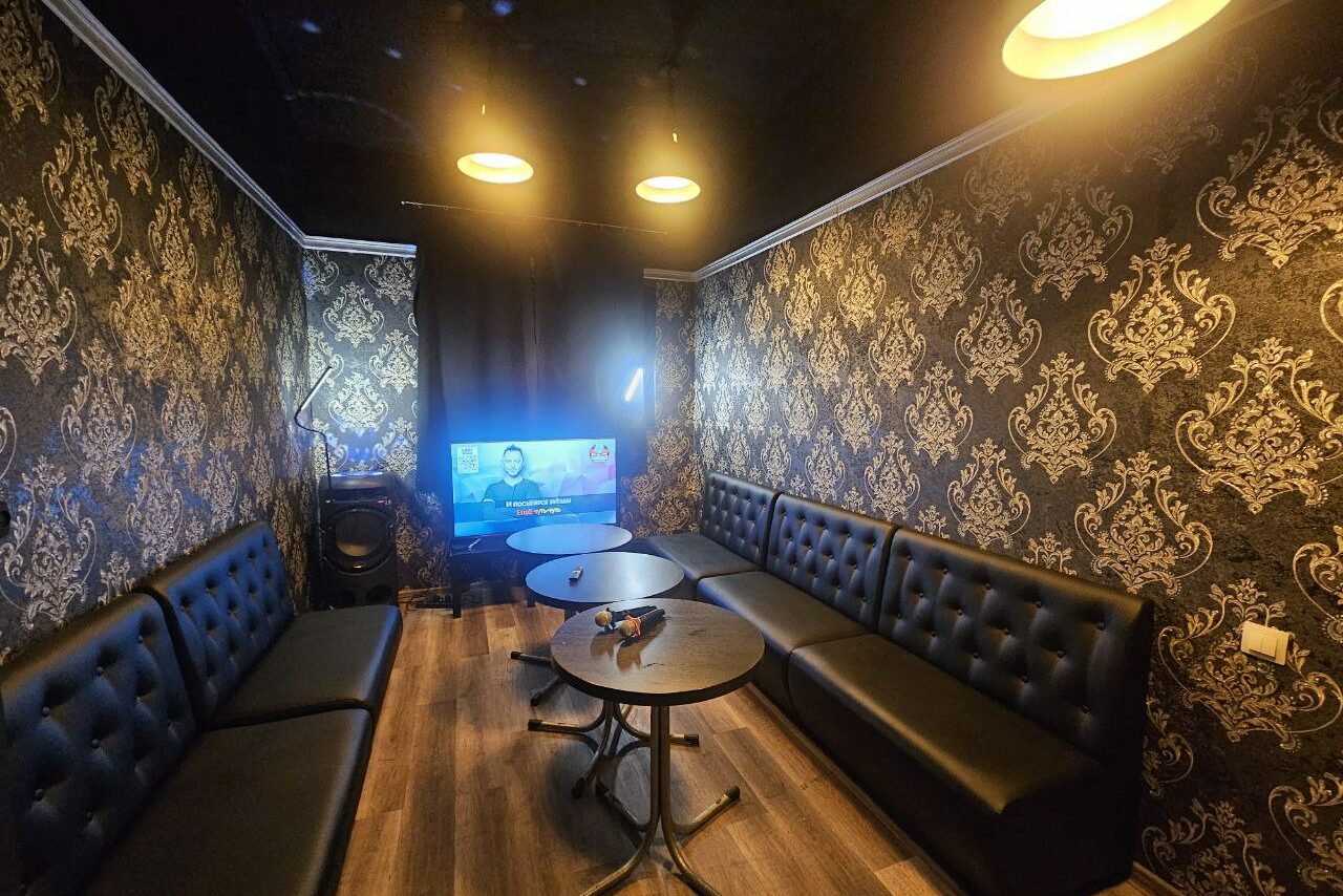 Арендовать Типичный Питер. ВИП лофт -зал