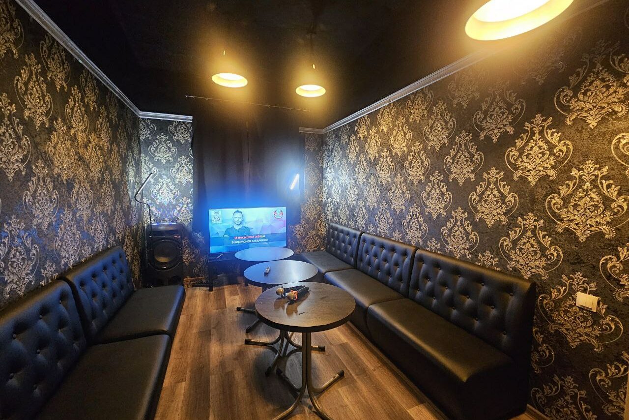 Арендовать Типичный Питер. ВИП лофт -зал