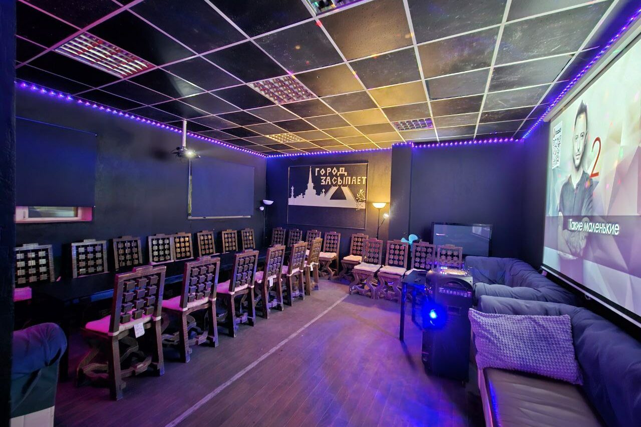 Арендовать Типичный Питер. Лофт-зал для различных событий