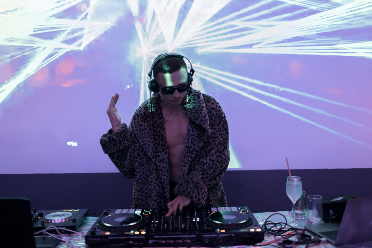 Арендовать AJNA лофт-бутик на набережной КК “Брусницын”