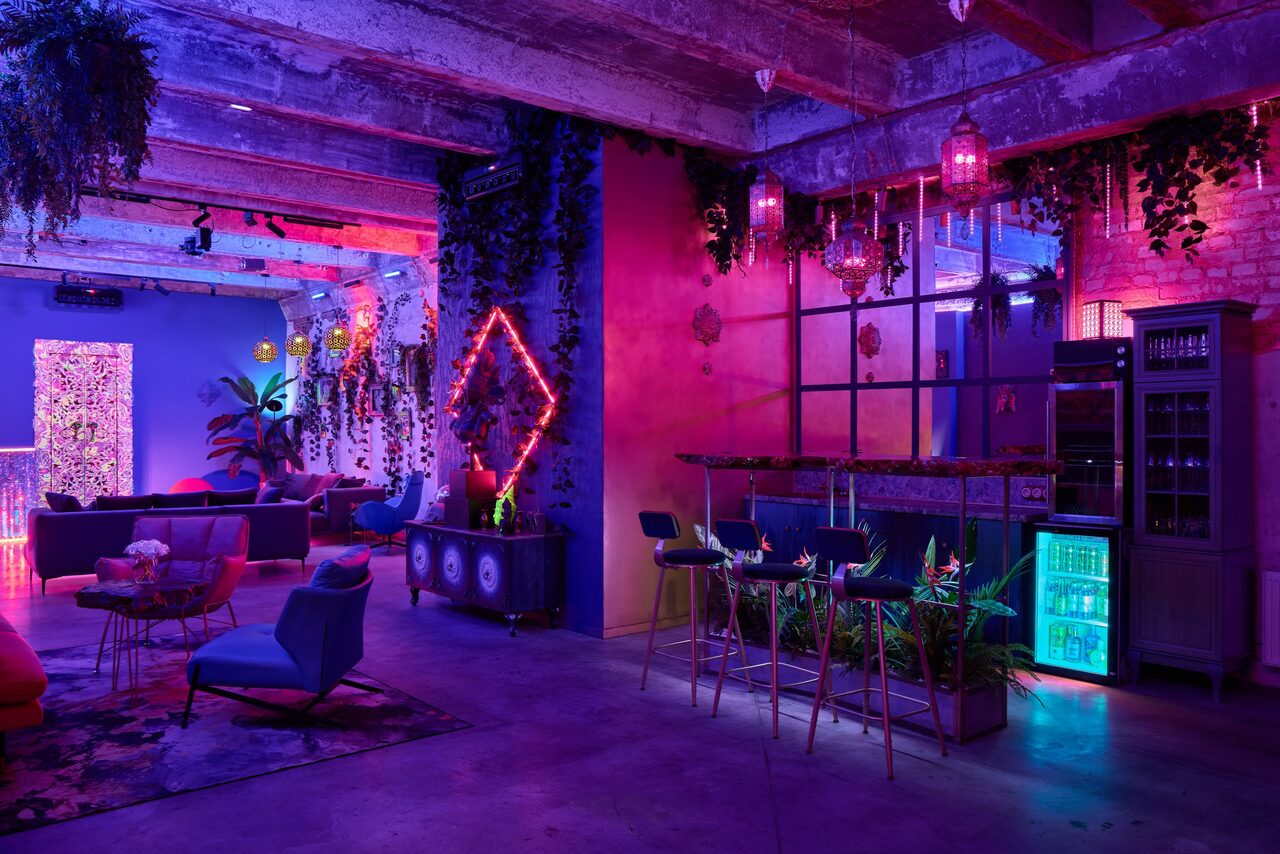 Арендовать AJNA лофт-бутик на набережной КК “Брусницын”