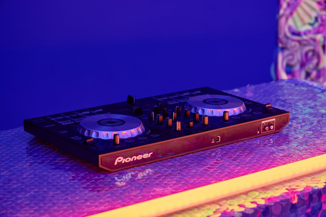 Арендовать AJNA лофт-бутик на набережной КК “Брусницын”