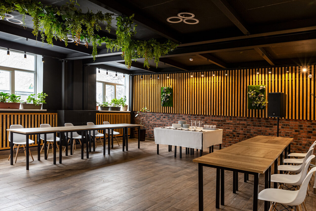 Арендовать Красочный зал при отеле