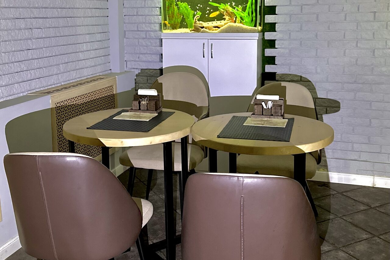 Арендовать ДеловРаке Светлый бар под закрытие