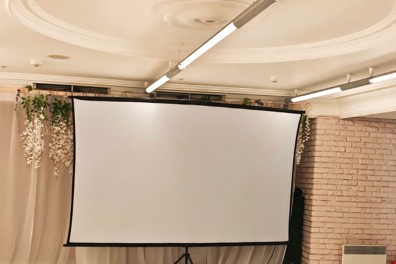 Арендовать Огромное пространство с фотозонами