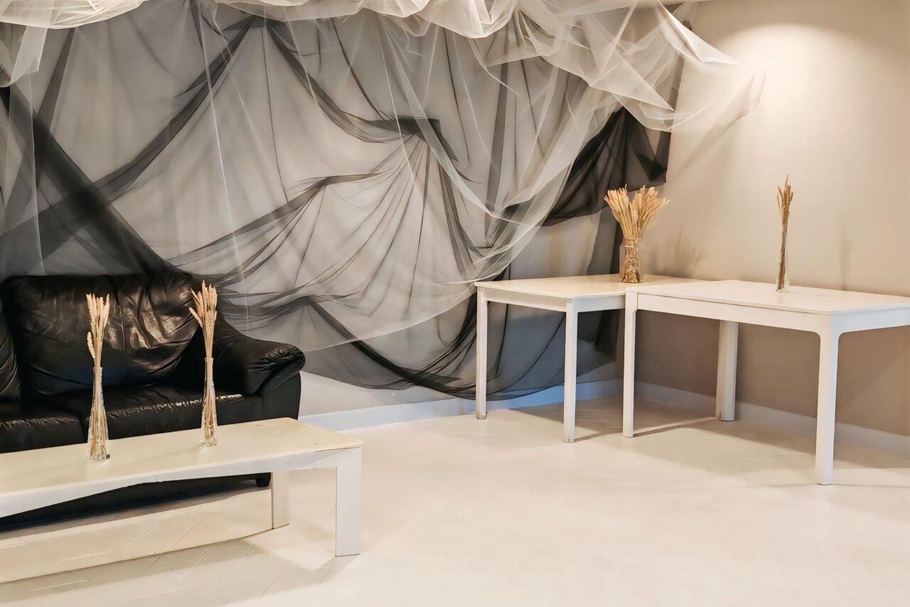 Арендовать Огромное пространство с фотозонами