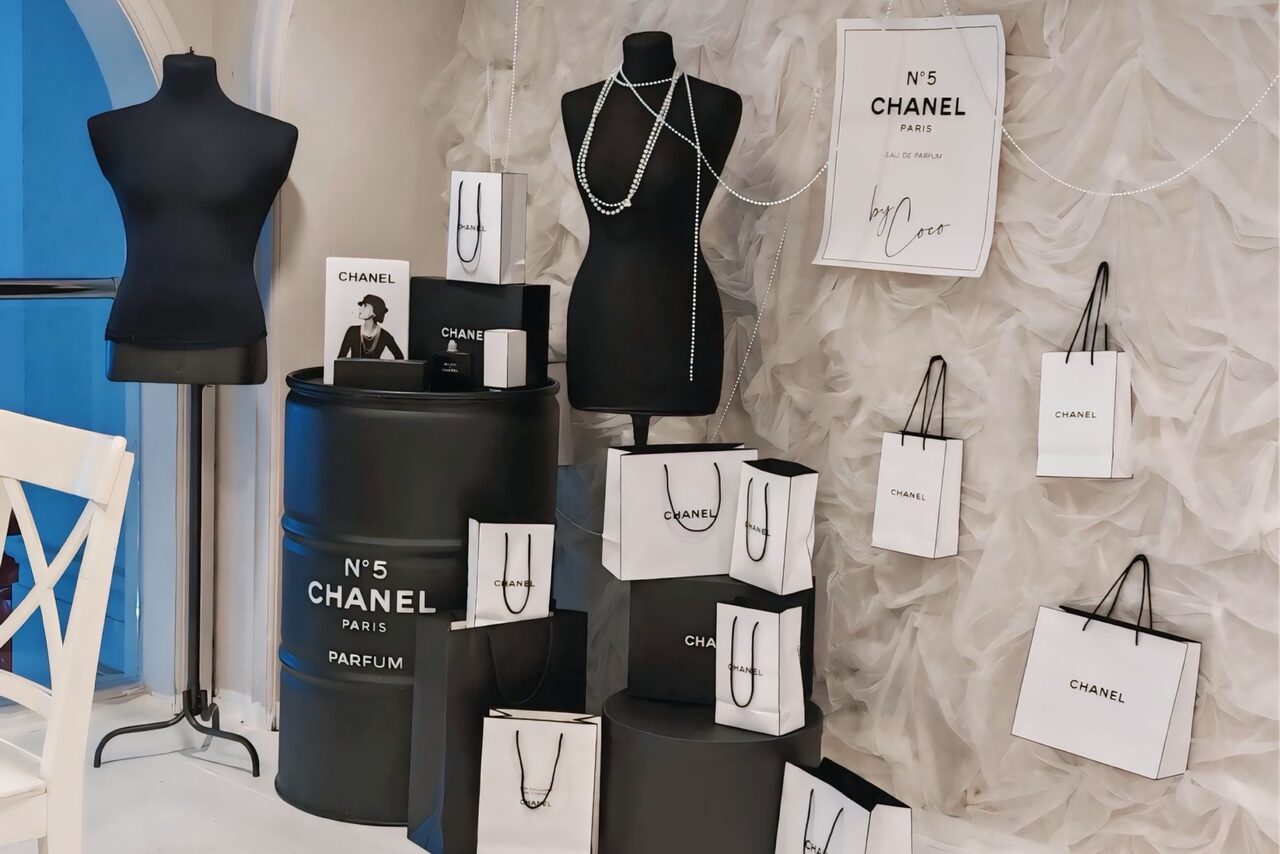 Арендовать Огромное пространство с фотозонами