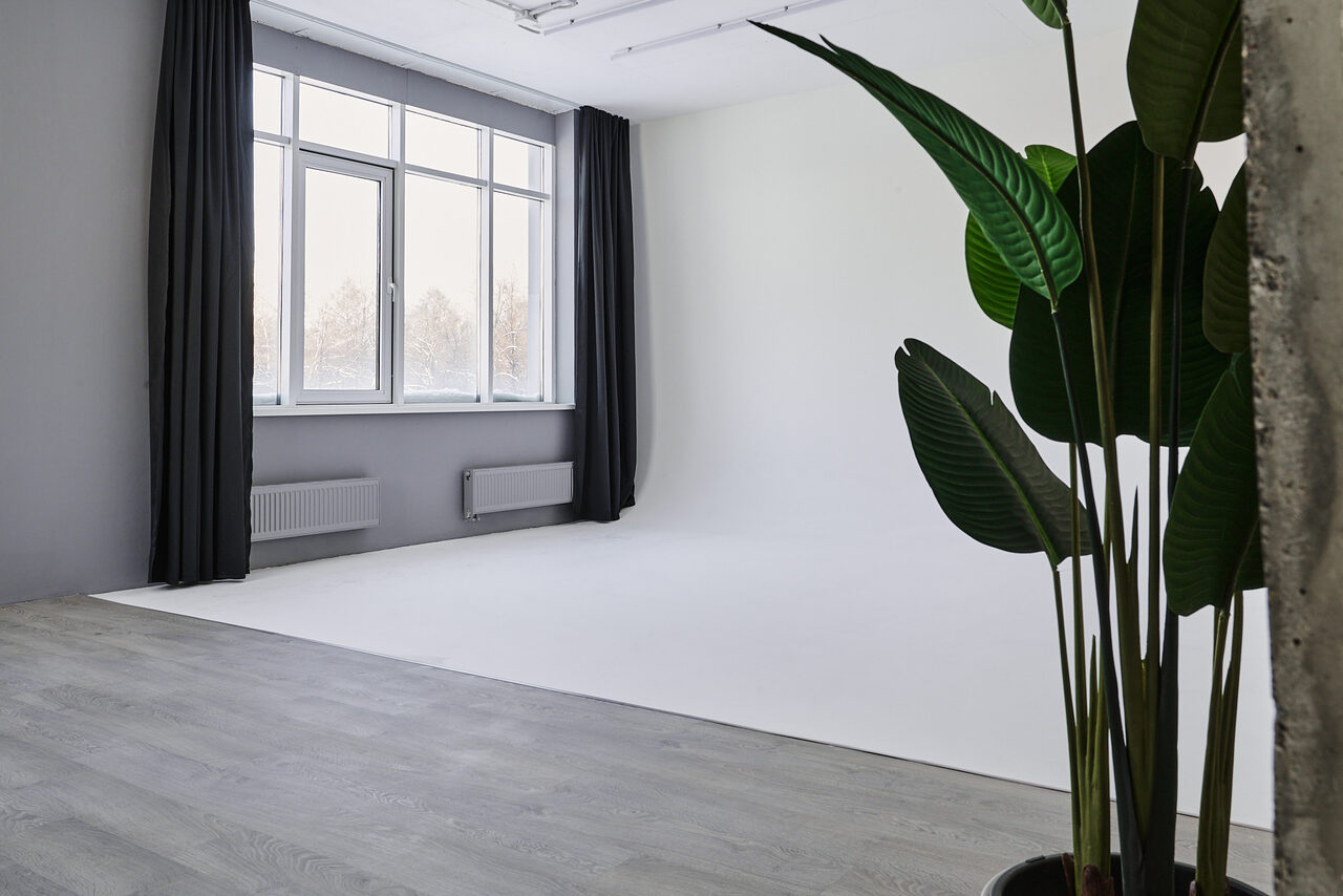 Арендовать Студия с волной и циклорамой