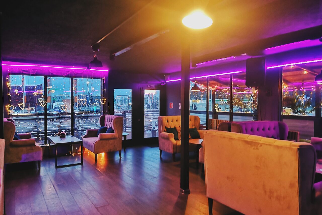 Арендовать Атмосферное пространство с верандой и мангалом в Отрадном